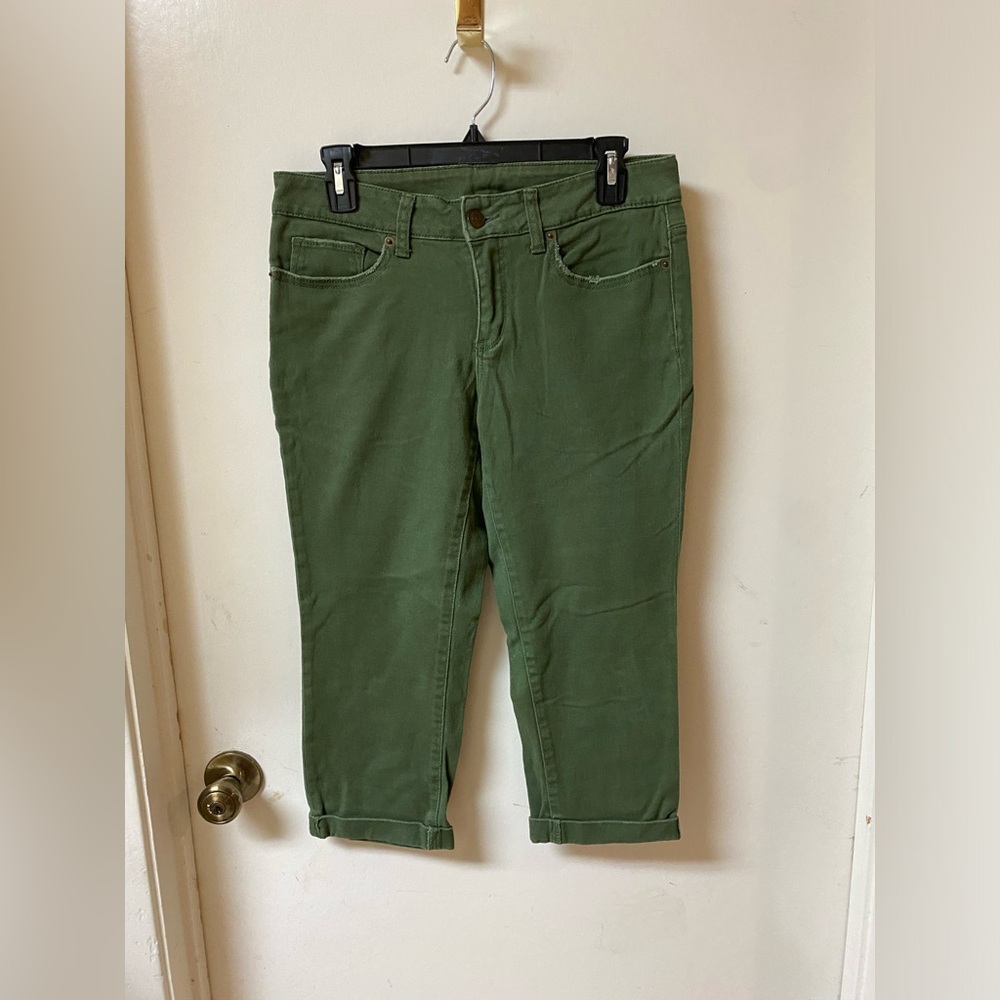 Time and Tru Green Ankle Cropped Jeans
